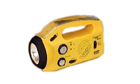 AM/FM Solar Dynamo Emergency Radio w/Flashlight IT NEVER NEEDS B